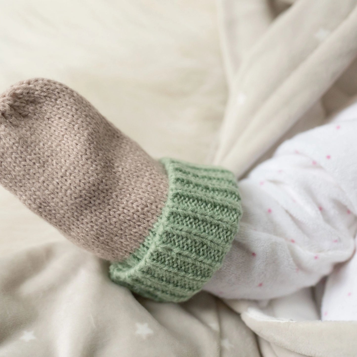 Highland Cow Wooly Hat & Mittens 0-12 Months