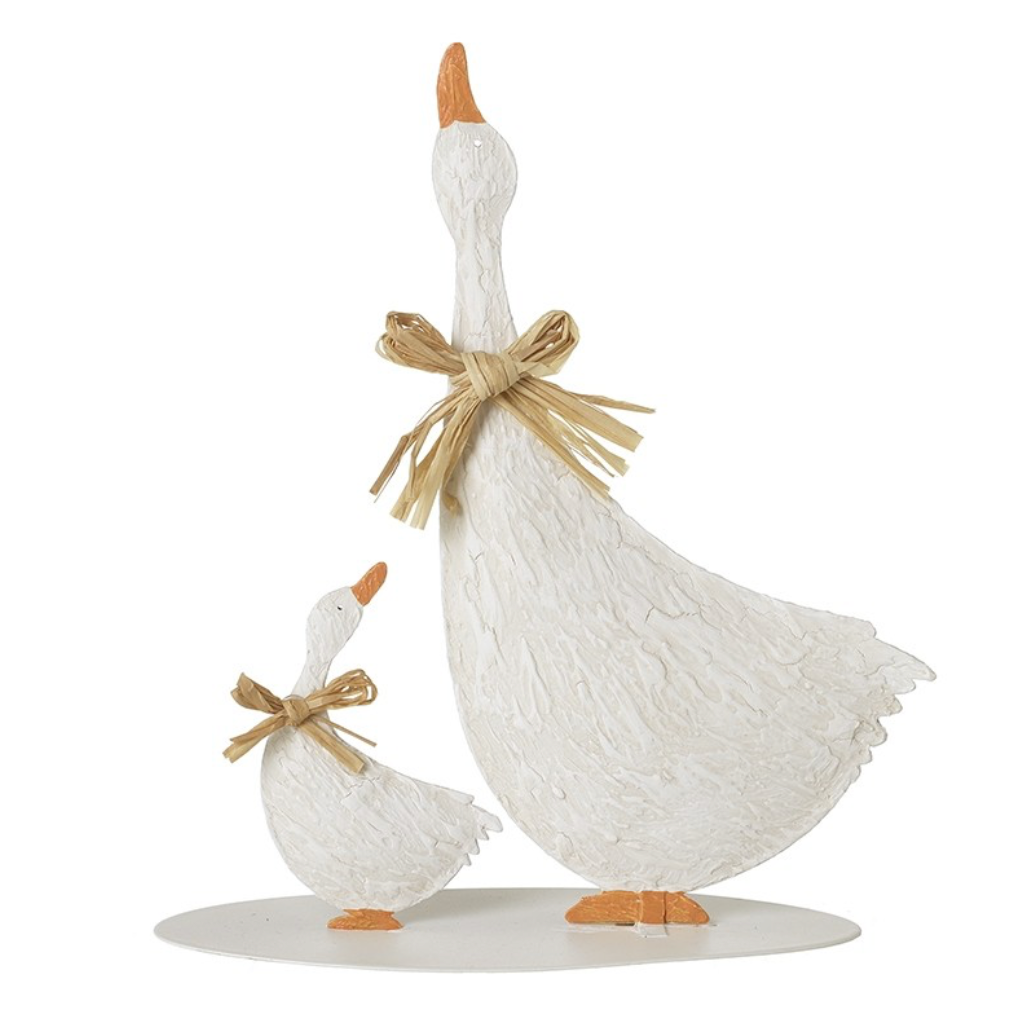 Metal mum & baby duck ornament