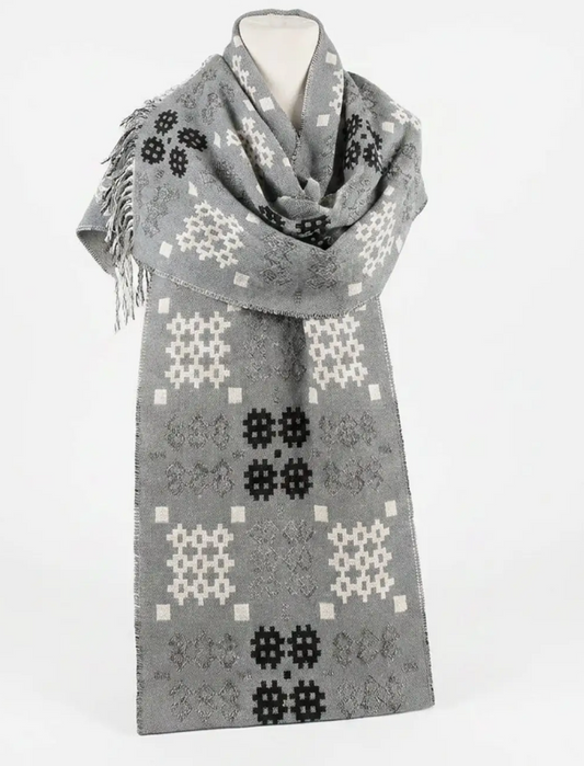Welsh tapestry wool blend dark grey scarf